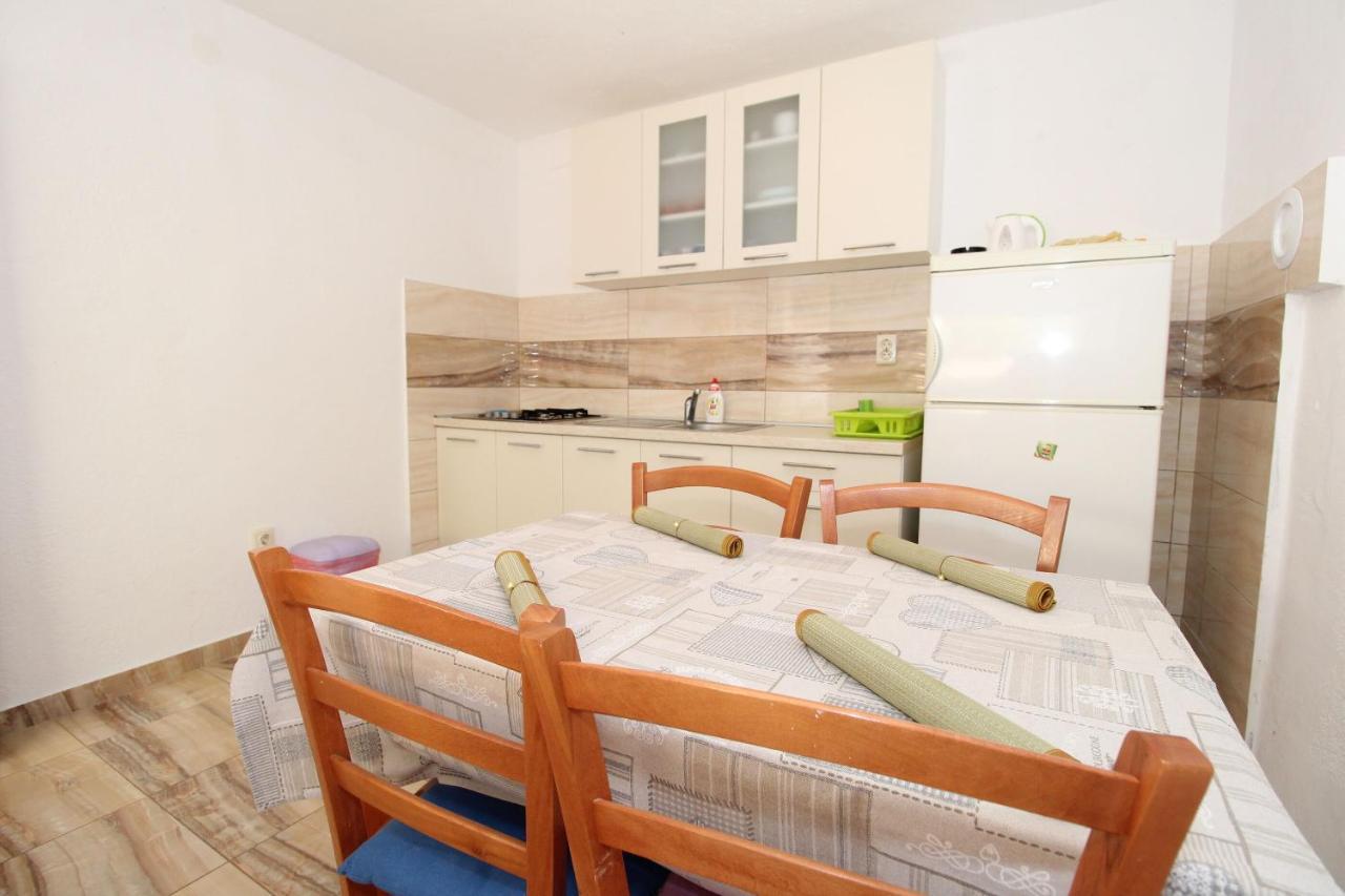 Apartment Marija Колан Экстерьер фото